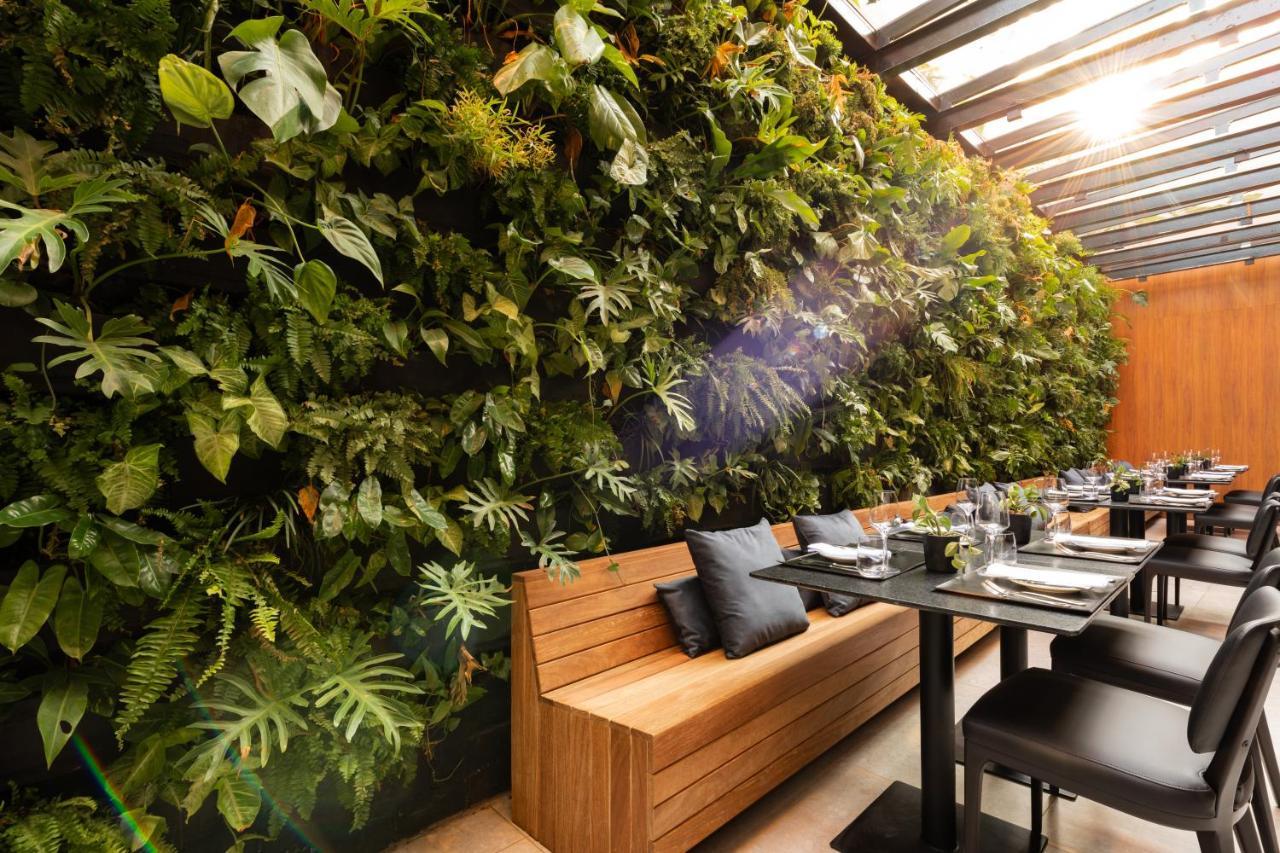 Ba'Ra Hotel João Pessoa Екстериор снимка Living wall at the restaurant